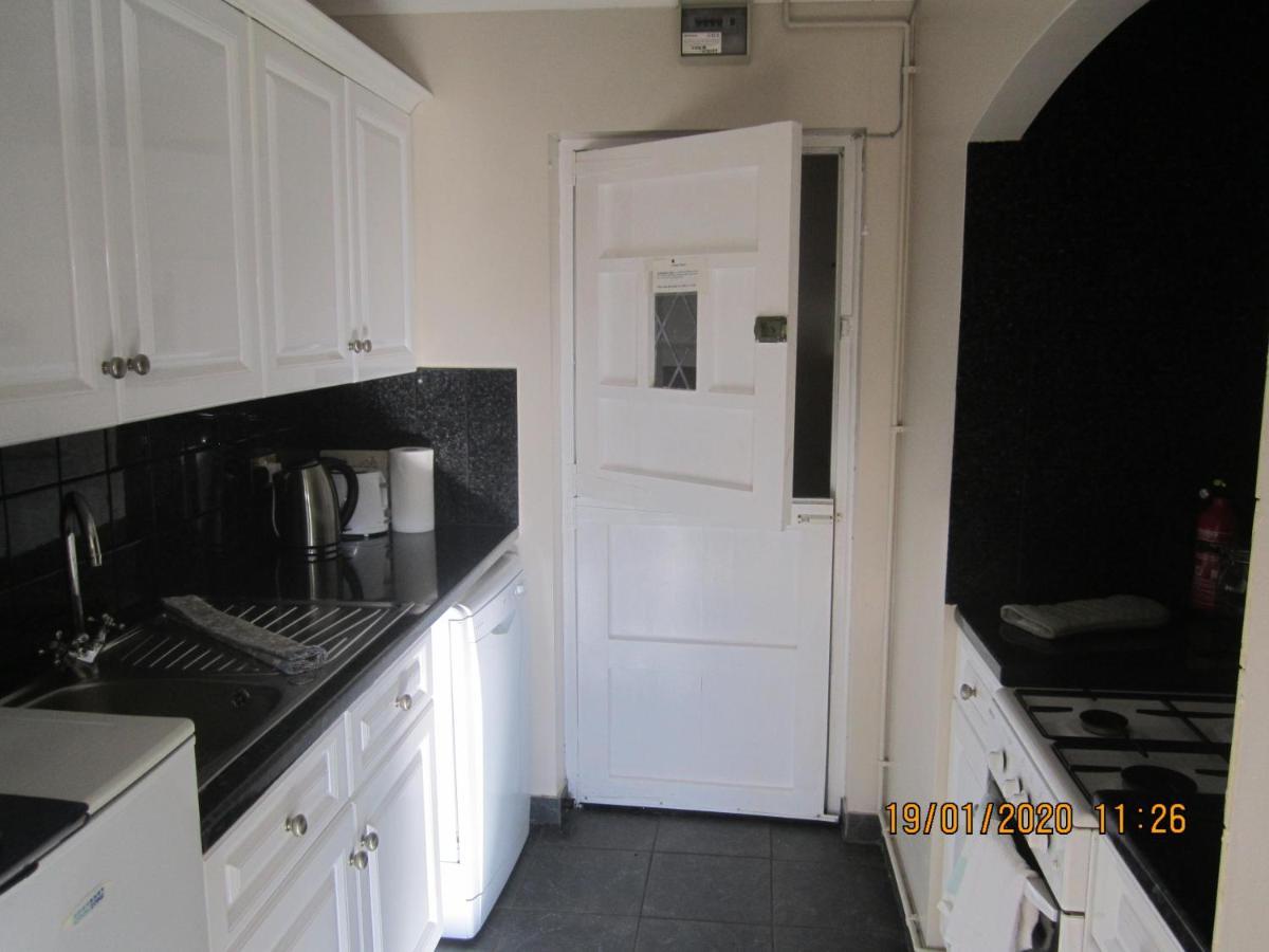 Cwmbach Guest House Neath Esterno foto